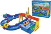 A toy water play set with a crane and boats. Voir les images du produit