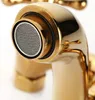 Close-up of a gold faucet aerator. Produktbild-Vorschau