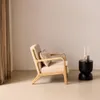 Poltrona scandinava in legno e tessuto con braccioli, Beige Anteprima dell’immagine prodotto 3