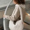 reisenthel moonbag Umhängetasche puffer stone 24 L GO7097 Produktbild-Vorschau 9