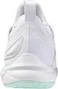 The back view of a white athletic shoe with a light blue sole. Produktbild-Vorschau