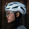 Cyklistická helma s integrovaným vícesměrovým osvětlením Náhled obrázku produktu 3