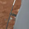 Nahaufnahme des Materialanschlusses und der Halterung am Zelt Anteprima dell’immagine prodotto