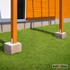 Two wooden posts are anchored to concrete bases on a grassy lawn, with a building in the background. Anteprima dell’immagine prodotto