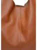 Luisa Vannini_Hobo bag_SS26 LV 198_COGNAC Produktbild-Vorschau 3