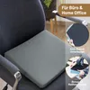 A seat cushion is shown on an office chair, with inset images highlighting its features. Produktbild-Vorschau