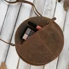 Runde Damenposttasche aus Leder von Paolo Peruzzi T-92-LB Produktbild-Vorschau 8