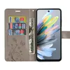 A flip-style phone case with card slots and a phone inside, displaying a colorful wallpaper. Produktbild-Vorschau