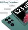 A close-up of a green phone case on a white background, with text highlighting its features. Produktbild-Vorschau
