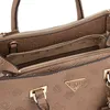 Braune Damenhandtasche mit Schulterriemen und Produktbild-Vorschau 7