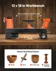 A wood lathe is shown on a wooden workbench, with sawdust scattered around it. Below the lathe, there is a section showcasing small wood projects that can be made with the lathe, including bowls, pens, small cups, and detailed carvings. Anteprima dell’immagine prodotto