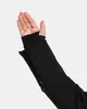 Close-up of a person's arm wearing a black ski jacket with thumbholes. Produktbild-Vorschau