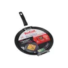 A black Tefal crêpe pan with its packaging and marketing information. Podgląd zdjęcia produktu