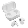 A pair of white wireless earbuds and their charging case are displayed against a white background. Voir les images du produit