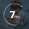 A child sleeping with a teddy bear, with a circular graphic indicating 7 hours of sleep. Voir les images du produit