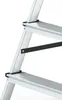 A close-up view of the steps and support structure of an aluminum ladder. Produktbild-Vorschau