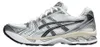 ASICS Gel-Kayano 14, color blanco y gris grafito, talla Vista previa de la imagen del producto 1