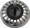 A close-up, top-down view of a stainless steel sink strainer with a black rubber seal and a central metal post. Anteprima dell’immagine prodotto