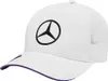 A white Mercedes AMG Petronas Lewis Hamilton cap with a black Mercedes logo on the front and a purple trim on the brim. Anteprima dell’immagine prodotto