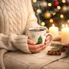 Becher aus Steingut mit grün-weißem Weihnachtsbaum-Motiv, Produktbild-Vorschau 5