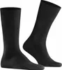 A pair of black socks shown from the front on a white background. Produktbild-Vorschau