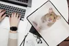 MuchoWow® Laptop Hülle 14 ZollStehender brauner und weißer Produktbild-Vorschau 2