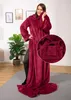 heimtexland ® Ärmeldecke TV Kuscheldecke mit Ärmeln Taschen Produktbild-Vorschau 2