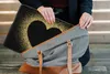 MuchoWow® Laptop Hülle 15 Zoll Goldenes Herz auf schwarzem Produktbild-Vorschau 7