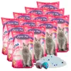 A collection of Lyra Pet cat litter bags arranged in a pyramid shape, with a pile of silica litter and two toy mice in the foreground. Produktbild-Vorschau
