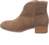 Side view of a brown suede ankle boot with a low wooden heel. Anteprima dell’immagine prodotto
