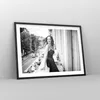 Gerahmtes Poster - Schwarzer Rahmen - Frau Balkon Straße - Produktbild-Vorschau 8