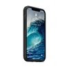 A black iPhone case is shown from the side against a white background. The phone screen displays a wave image and the time. Anteprima dell’immagine prodotto