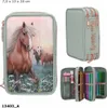 A collage showing a pencil case with a horse design, its side view, and its interior with stationery. Anteprima dell’immagine prodotto