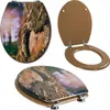 A collage of three images showing a toilet seat with a tree bark and heart-shaped knot design. Produktbild-Vorschau