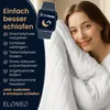 A woman is smiling and holding a white quilted blanket, with a smartwatch displaying sleep information and marketing text on the left side of the image. Produktbild-Vorschau