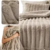 Koc Bunny 200x220 cm Taupe z mikrofibry 700 g/m2 Podgląd zdjęcia produktu 1