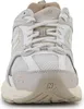 A front view of a New Balance sneaker. Produktbild-Vorschau
