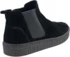A black suede Chelsea boot with a grey elasticated side panel and a thick, ribbed sole. Produktbild-Vorschau