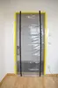 A plastic dust protection door with zippers is installed over a doorway. Produktbild-Vorschau