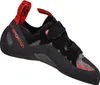 Klett-Kletterschuh "Tarantula Boulder" von La Sportiva; schwarz mit roten Akzenten; seitliche Ansicht. Náhled obrázku produktu