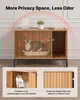 A cat cabinet with a cat inside, showing features and benefits. Produktbild-Vorschau