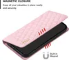 A pink quilted phone case is shown open, revealing a phone inside. Red arrows indicate magnetic closure points. Produktbild-Vorschau
