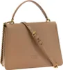 A studio shot of a handbag. Náhled obrázku produktu