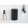 Poubelle 40 L Matt Black - Touch Bin - Brabantia Voir les images du produit 9