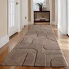 A hallway with a runner rug. Produktbild-Vorschau
