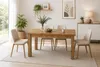 INSPIRO Esstisch im Esszimmer – Platz für gemeinsame Mahlzeiten, KI-generiertes Bild