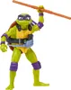 A toy action figure of Donatello from Teenage Mutant Ninja Turtles. Voir les images du produit