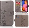 A collage of images showing a phone case from different angles, including its interior card slots and the phone inserted. Produktbild-Vorschau