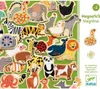A collection of magnetic animal figures scattered on a green background. Voir les images du produit