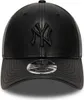A black New York Yankees baseball cap. Náhľad obrázku produktu